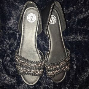 Blank and gold SO brand by Kohl’s brand new flats